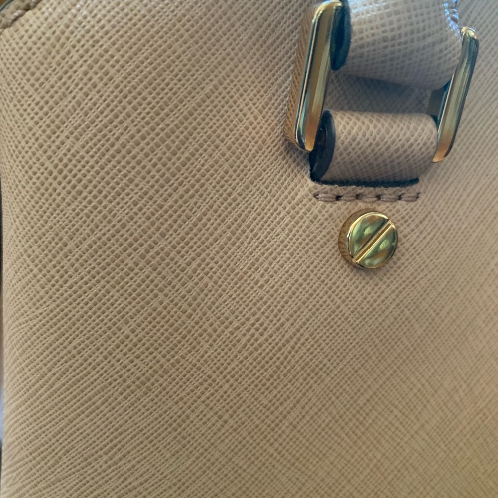 Michael Kors small bag/crossbody. - Picture 8 of 12